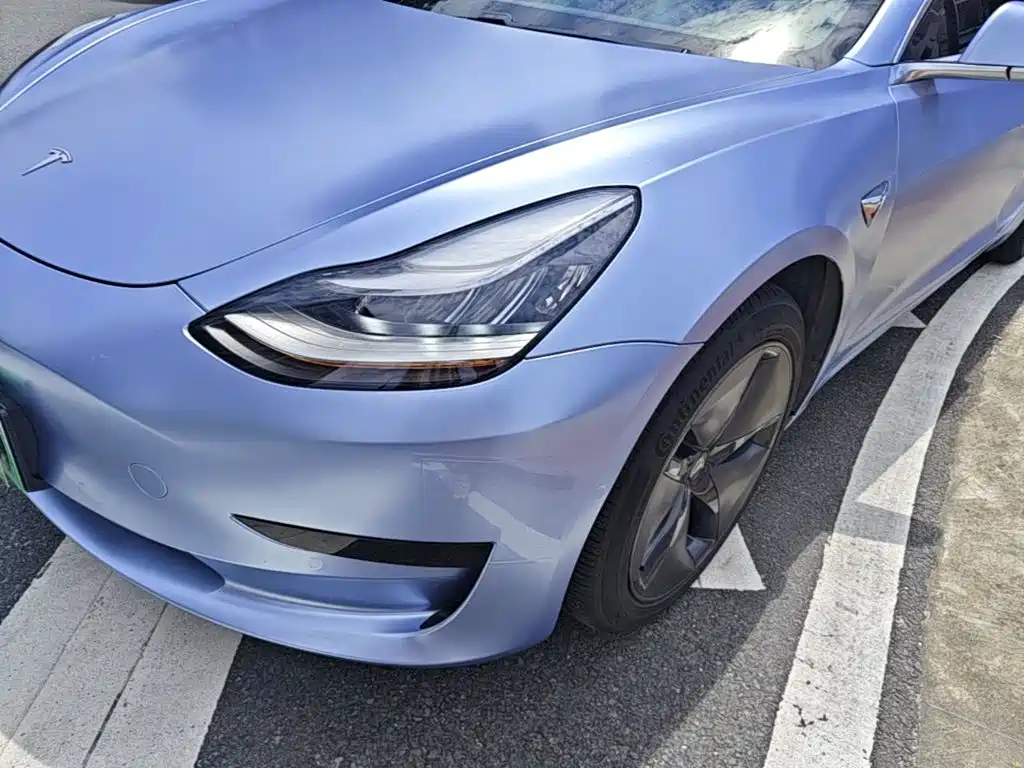Tesla Model 3 — миниатюра 18