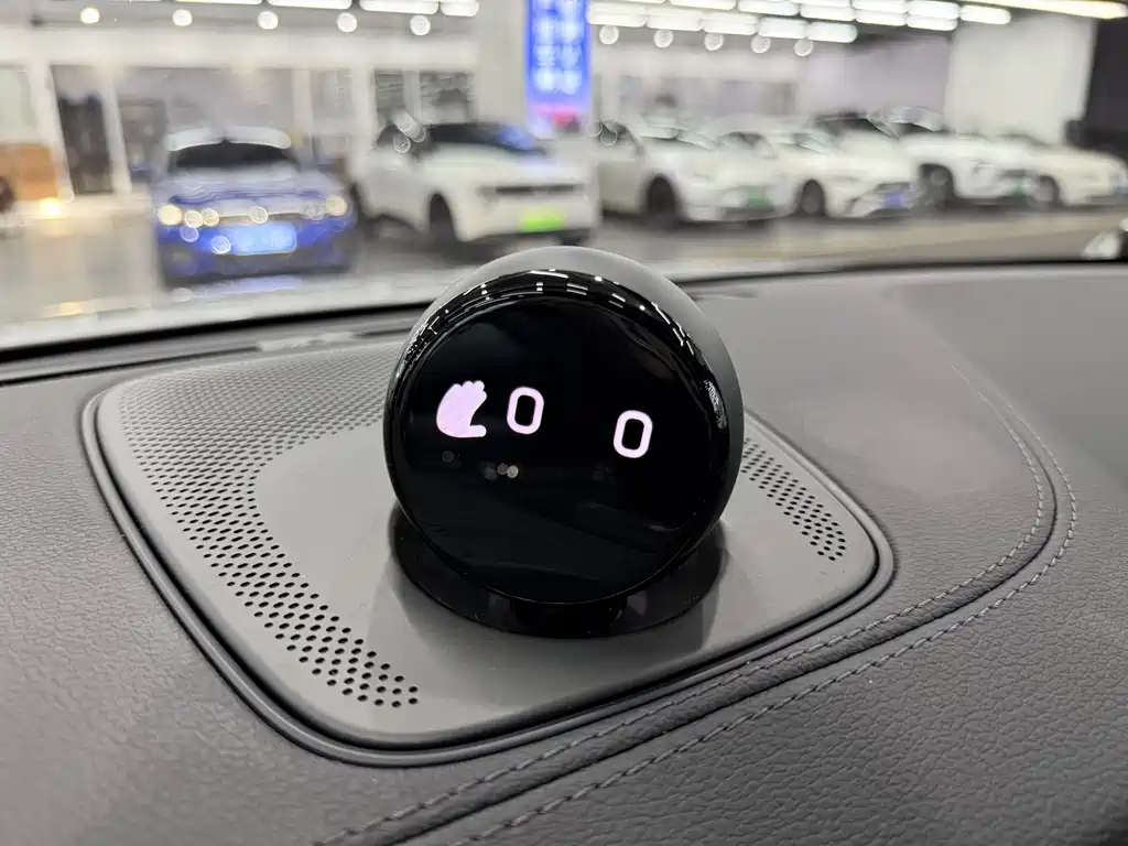 NIO ES6 — миниатюра 14