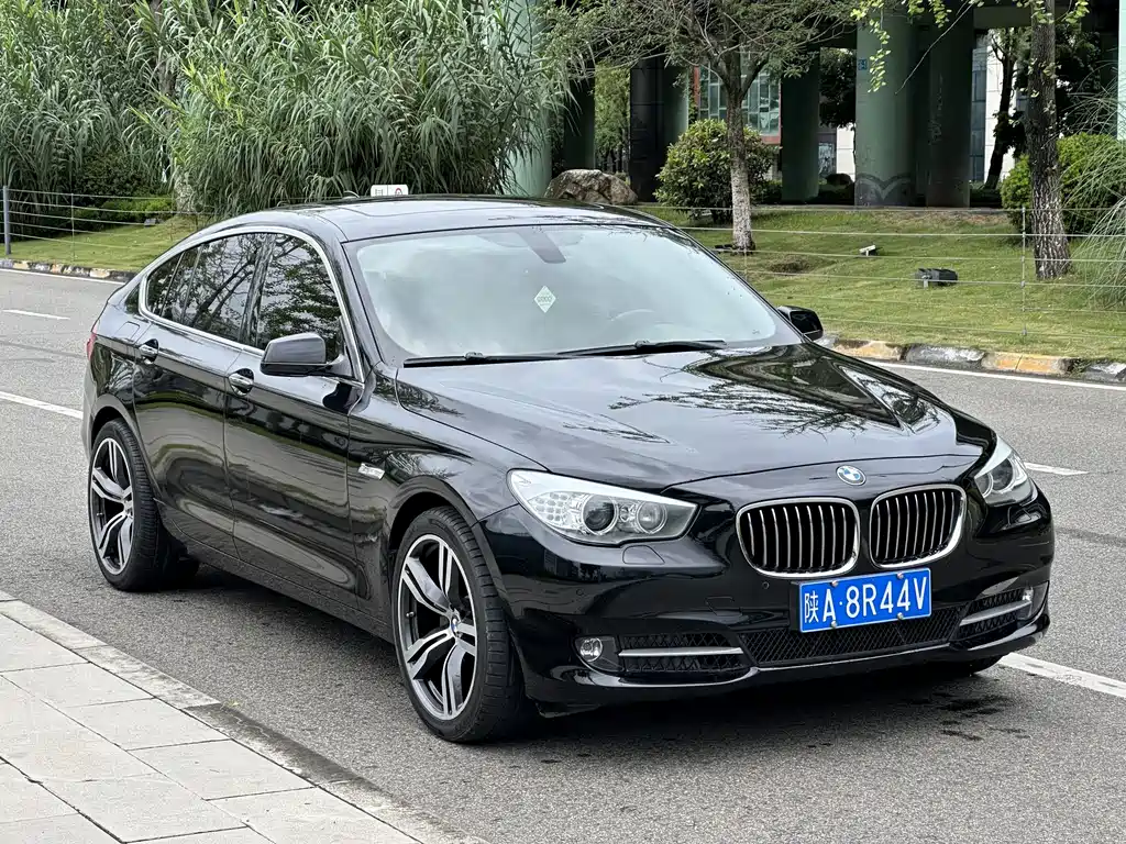 BMW 5 Series GT 5 GT 2013 535i Lead