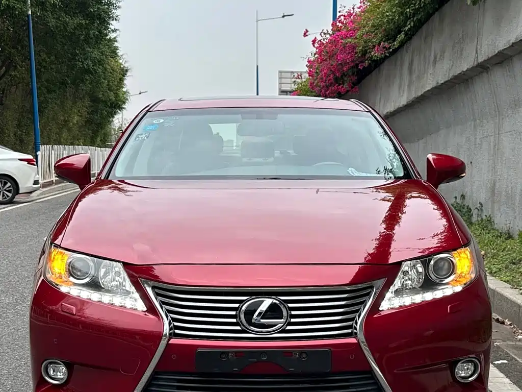 Lexus ES — миниатюра 2