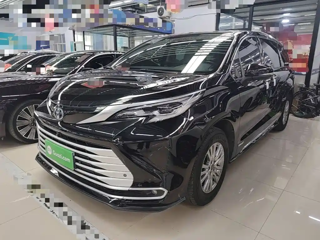 Toyota Sienna — миниатюра 2