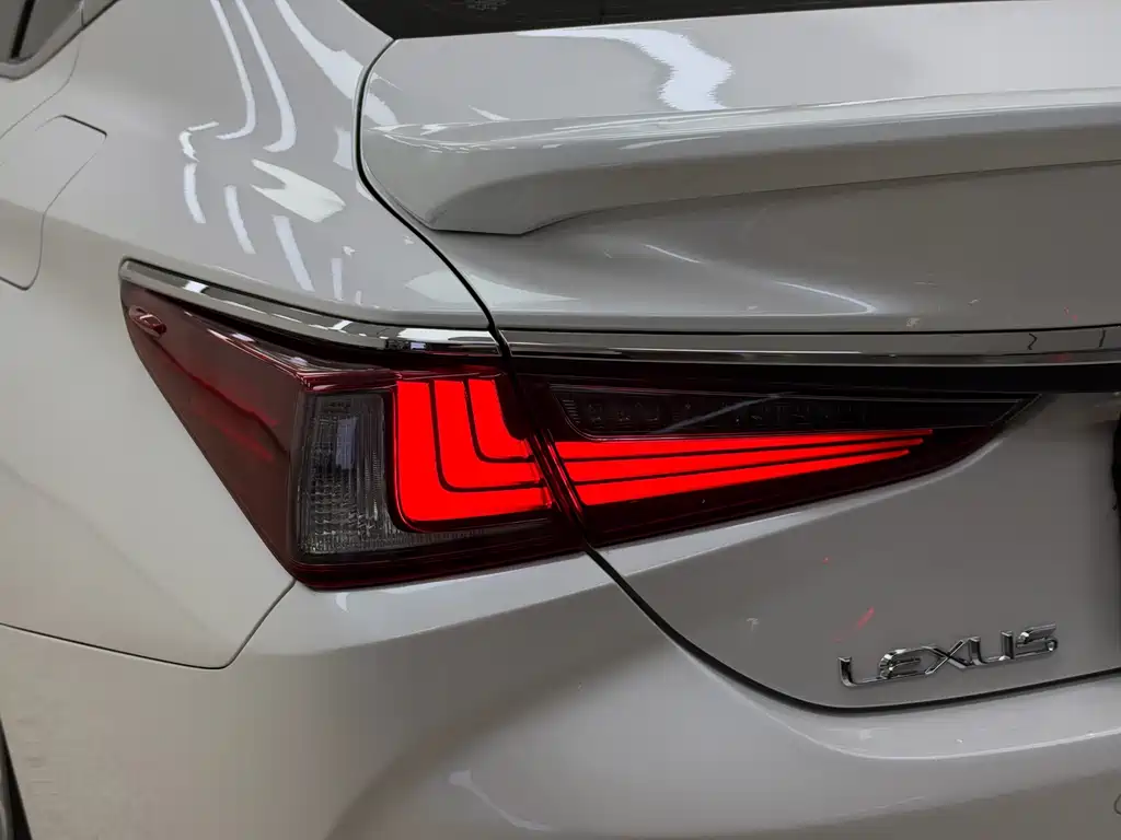 Lexus ES — фотографии объявления, Фото 35