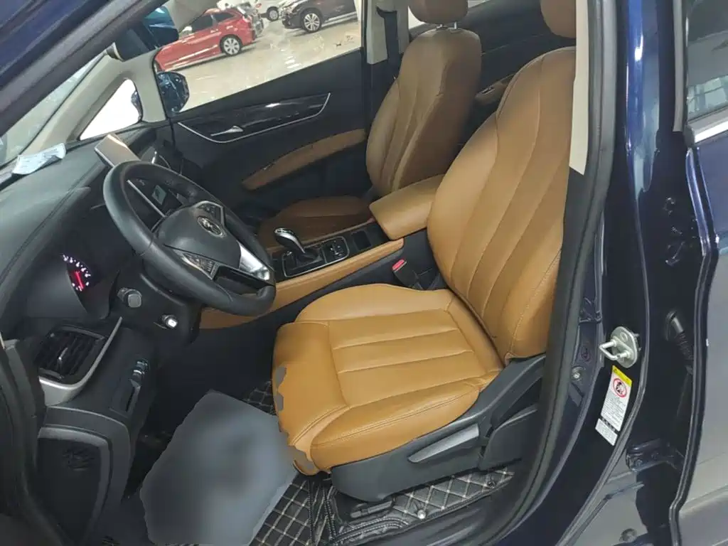 BYD MAX — миниатюра 15