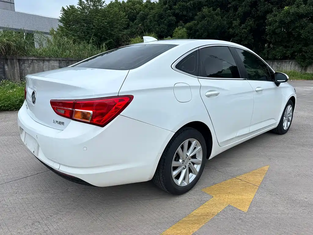 Buick Verano — миниатюра 7