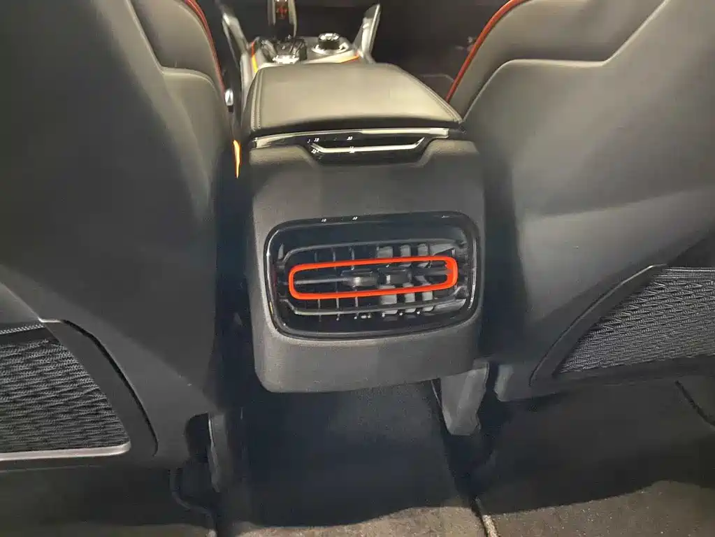 LYNK & CO. 02 HATCHBACK