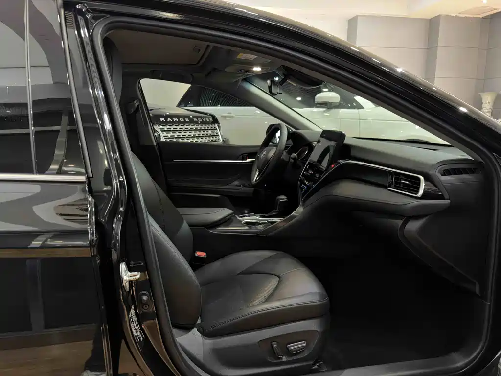 Toyota Camry — миниатюра 10