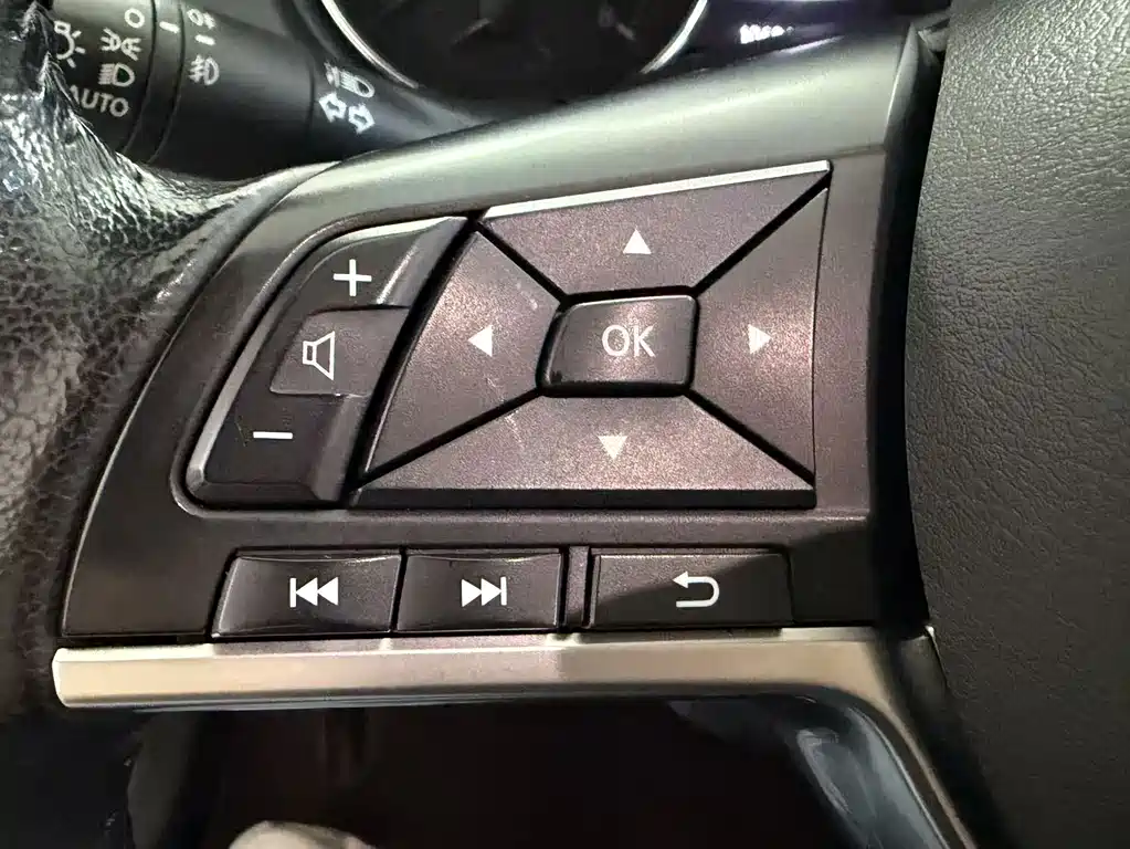 Nissan X-Trail — миниатюра 11