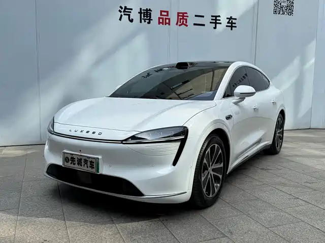 AITO WISDOM WORLD R7 2025