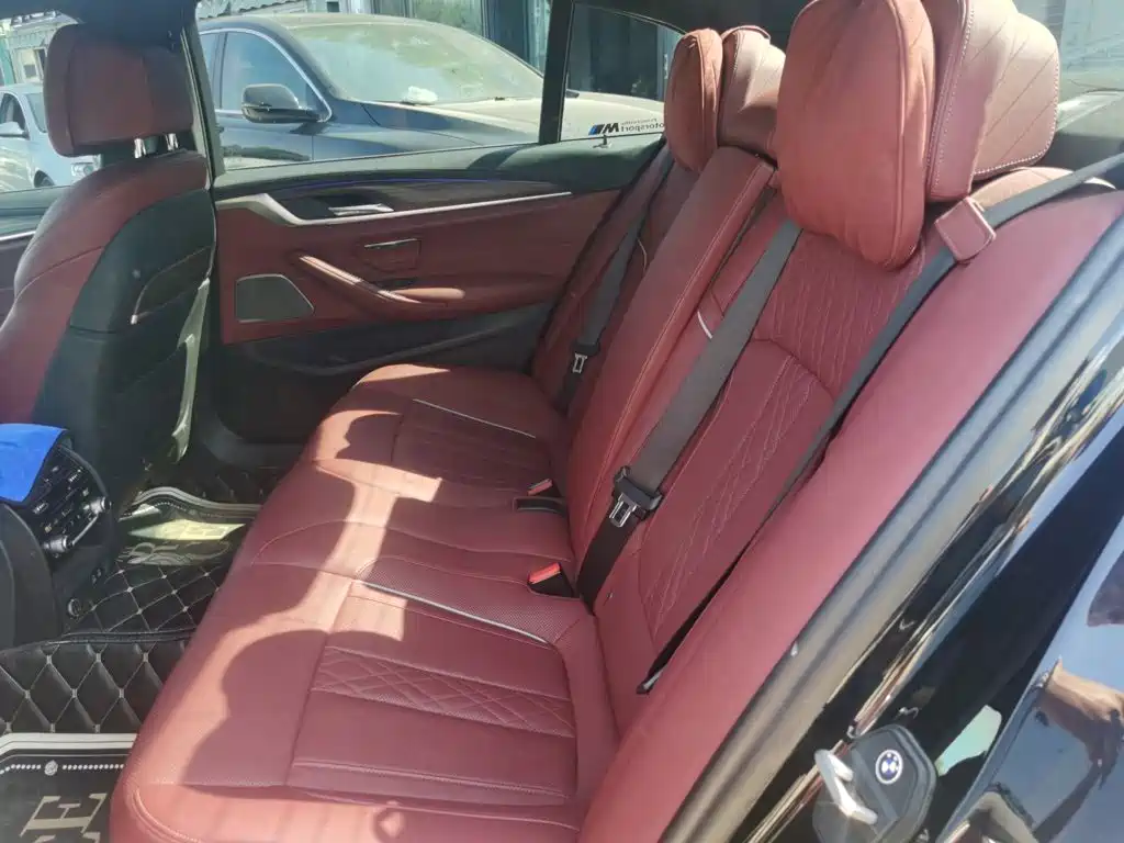 BMW 5 Series — миниатюра 18