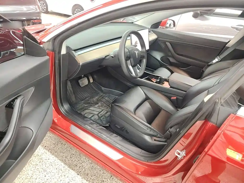 Tesla Model 3 — миниатюра 16