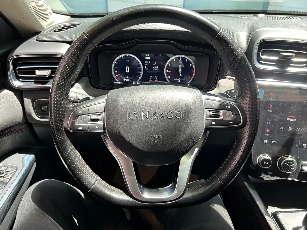 Lynk & Co 02 — миниатюра 8