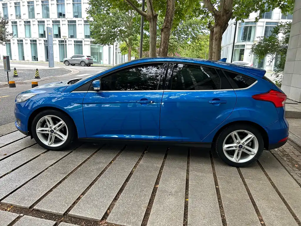 Ford Focus — миниатюра 7