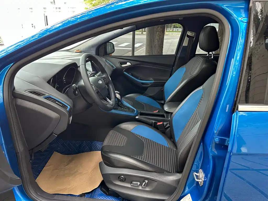 Ford Focus — миниатюра 12
