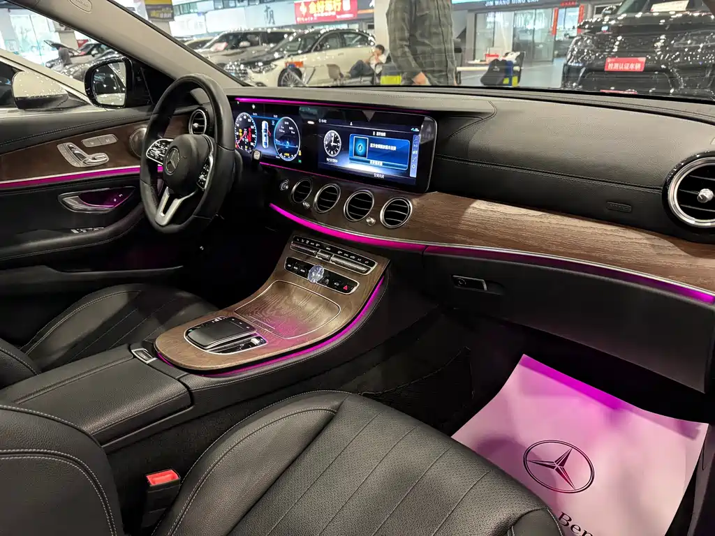 Mercedes-Benz E-Class — миниатюра 11