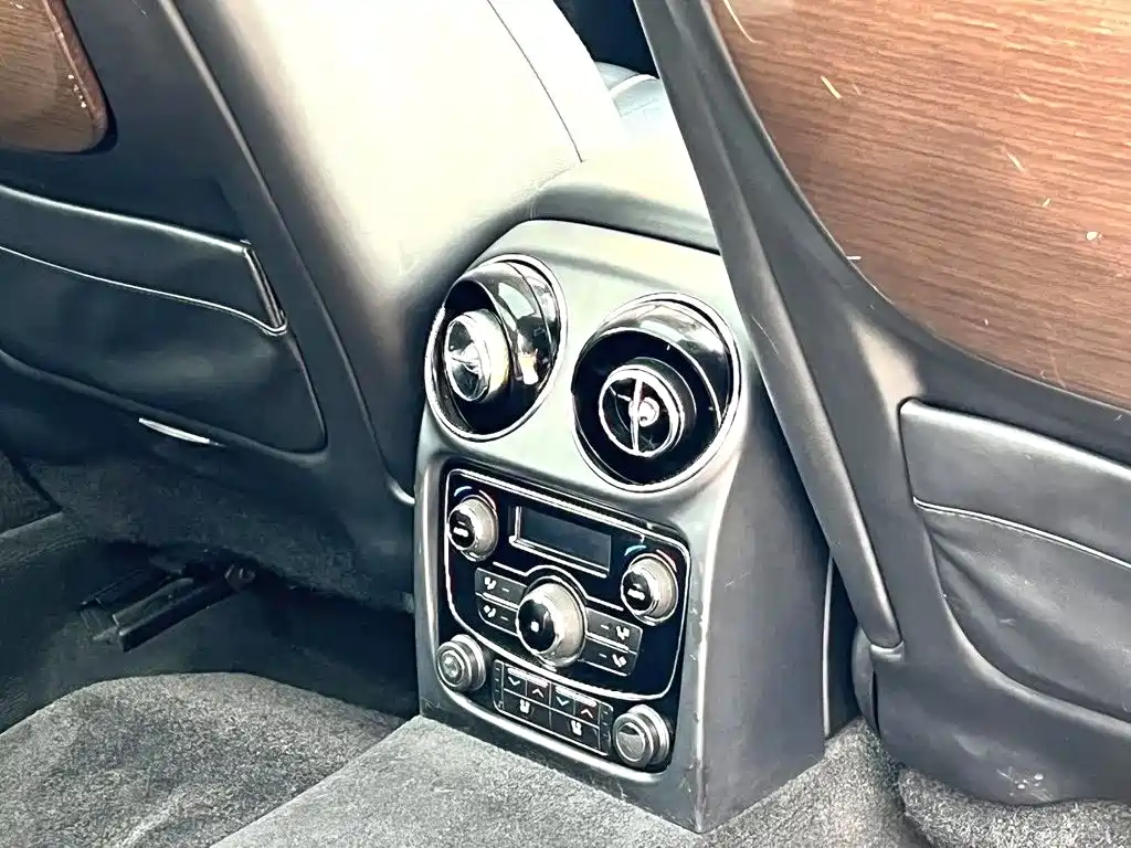 Jaguar XJ — миниатюра 13