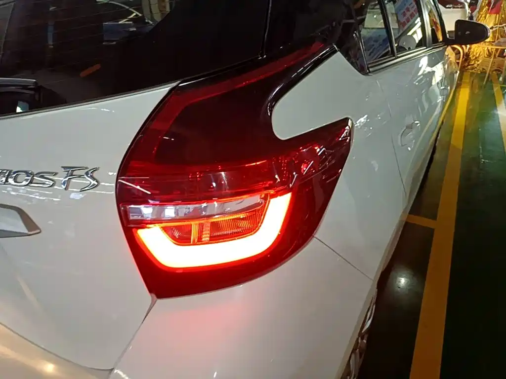 Toyota Vios FS — миниатюра 8
