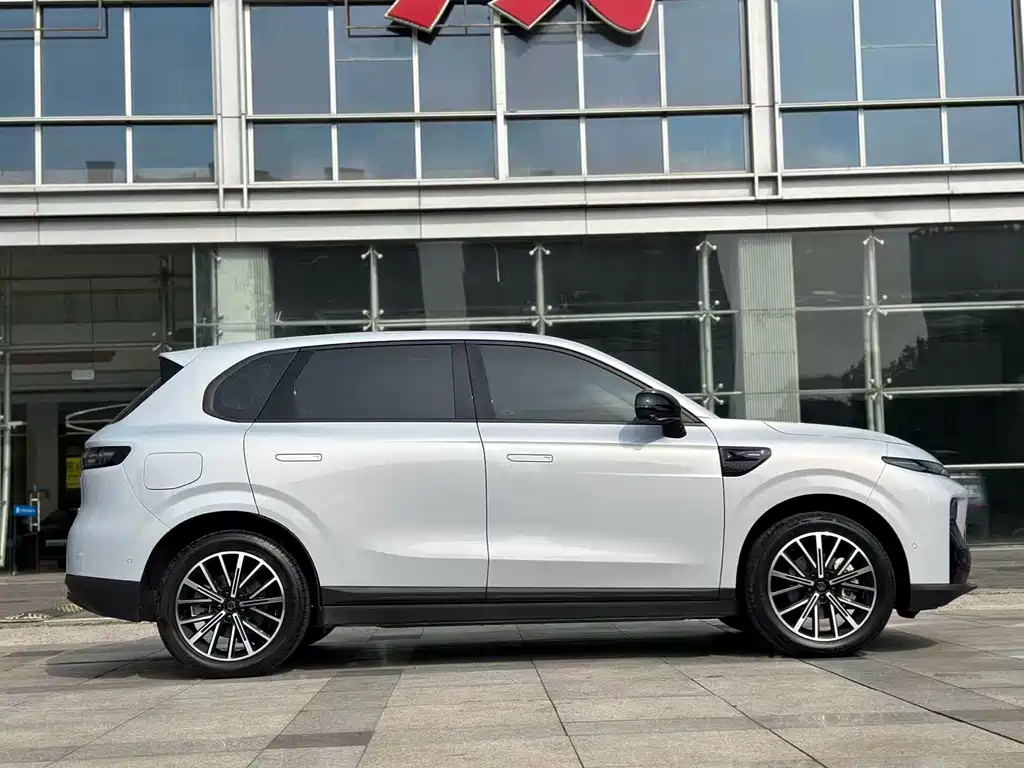 Leapmotor Leapmotor B10 — миниатюра 15