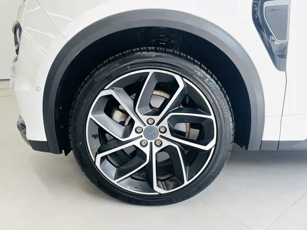 Lynk & Co 05 — миниатюра 3