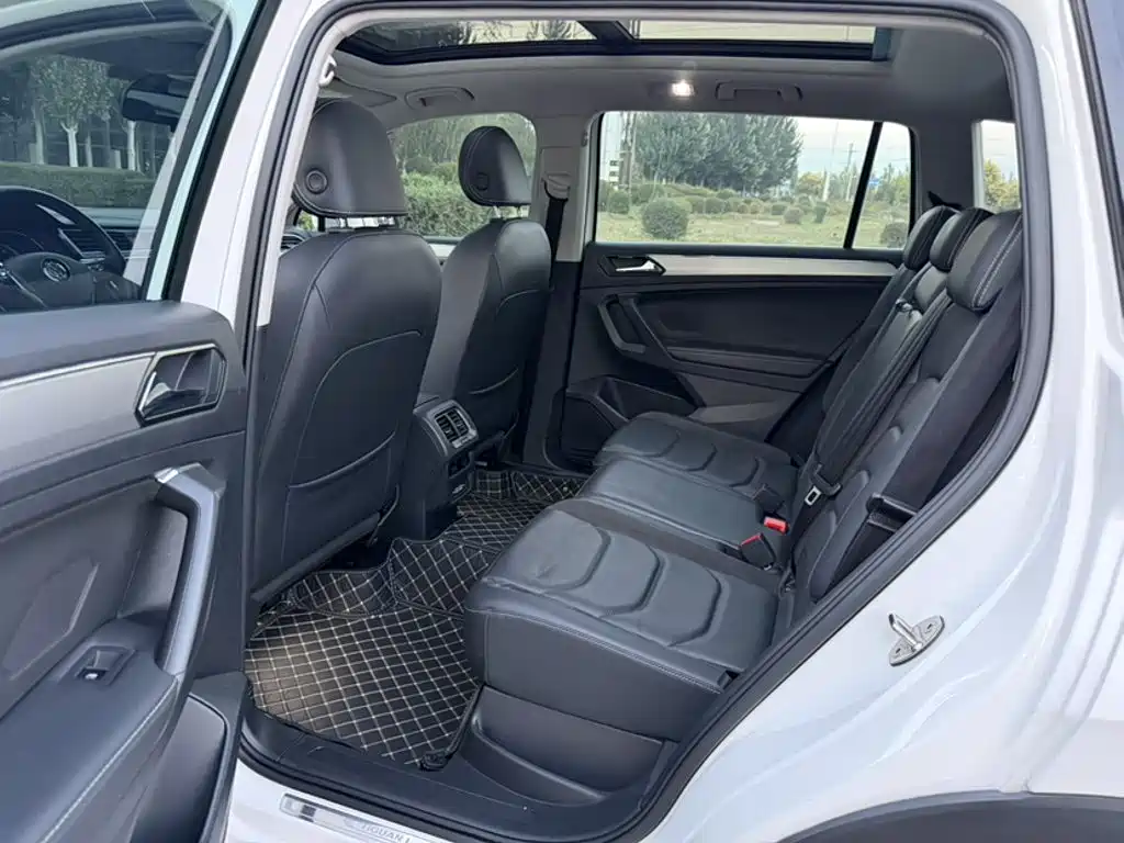Volkswagen Tiguan L — миниатюра 14