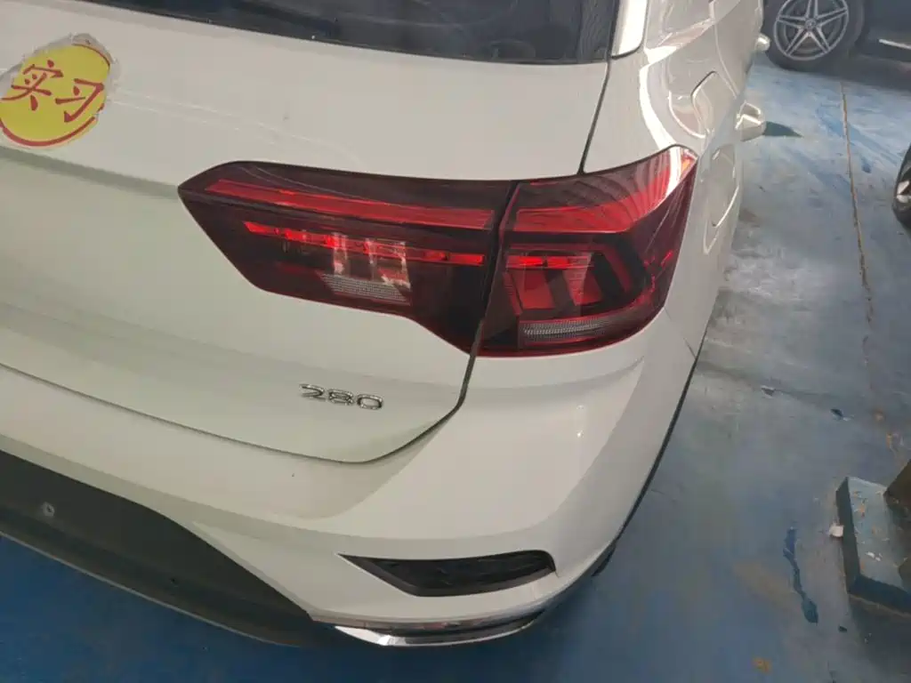 Volkswagen T-Roc — миниатюра 8