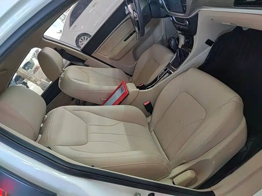 Geely Emgrand — миниатюра 25