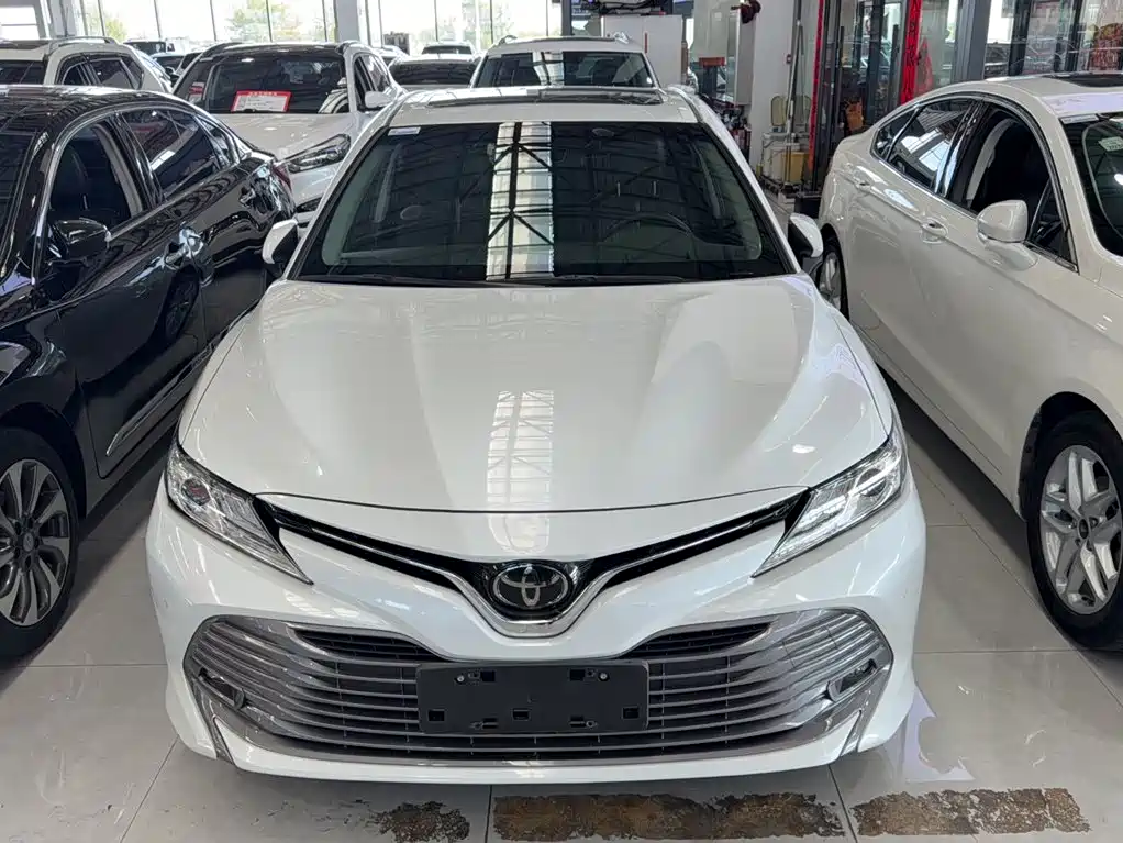 Toyota Camry — миниатюра 4
