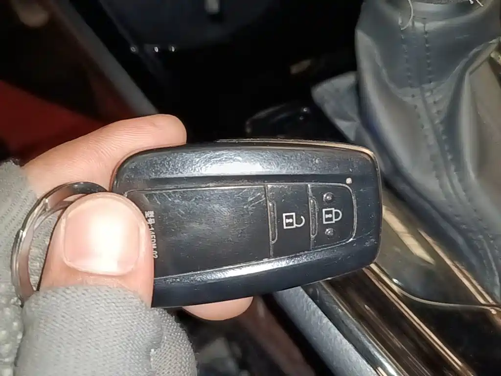 Toyota IZOA — миниатюра 9