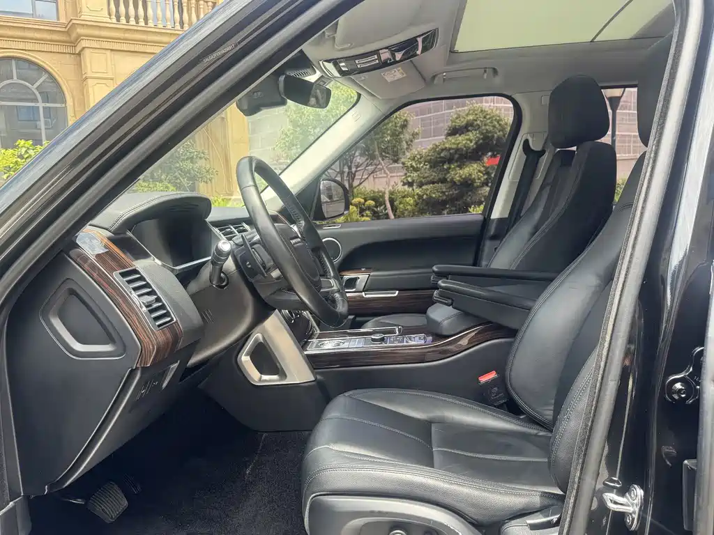 Land Rover Range Rover — миниатюра 9