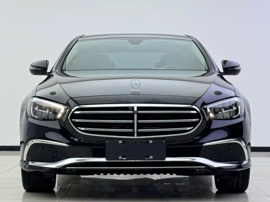 Mercedes-Benz E-Class — миниатюра 2