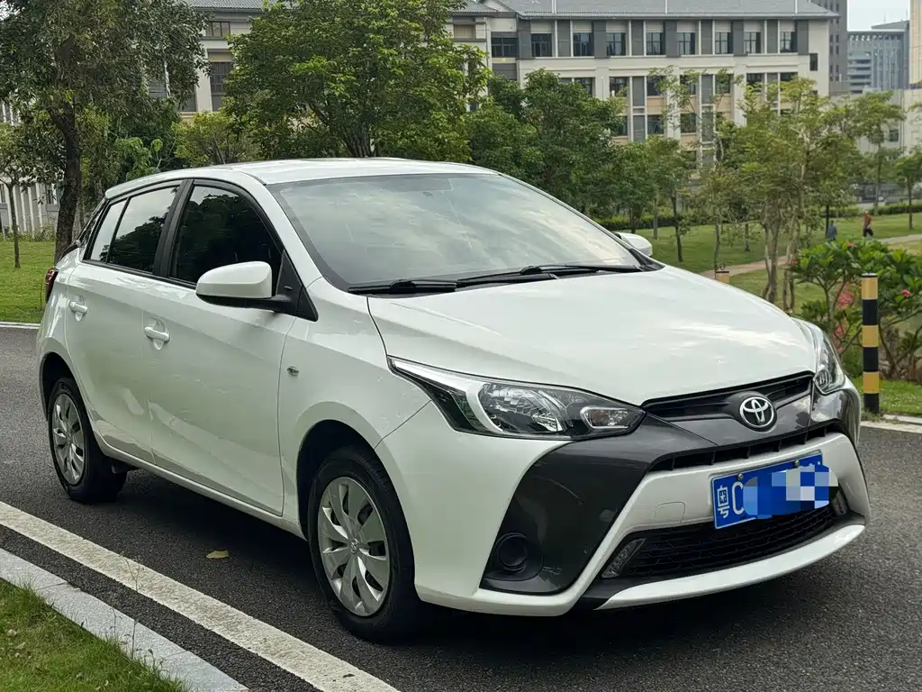 Toyota Yaris L — миниатюра 3