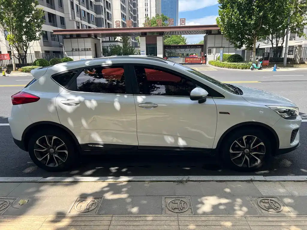 Geely Emgrand GS — миниатюра 9