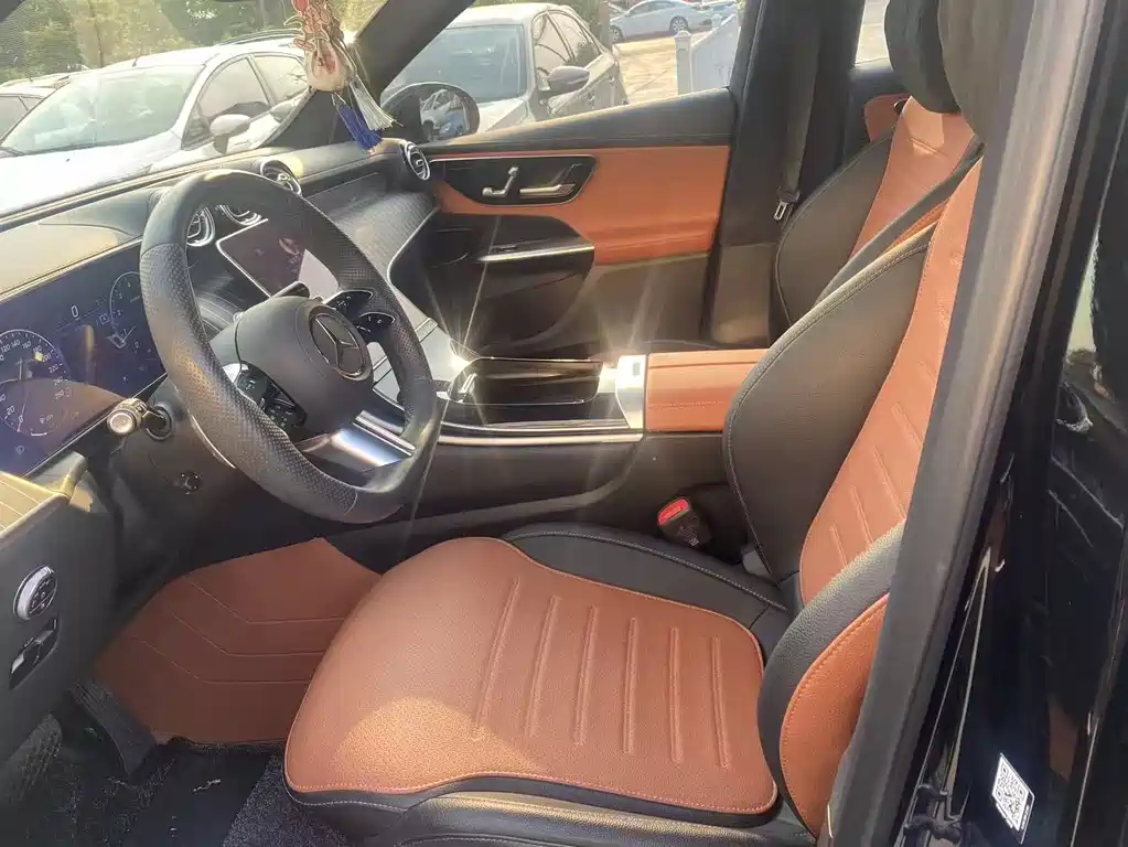 Mercedes-Benz GLC 2023 GLC 260 L 4MATIC Luxury 5 мест