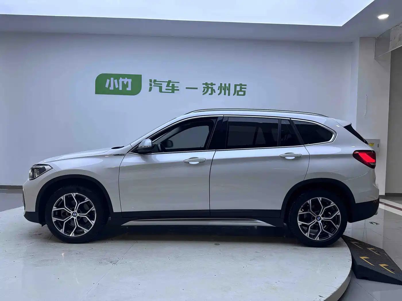 BMW X1 id 4669312 из Китая 21