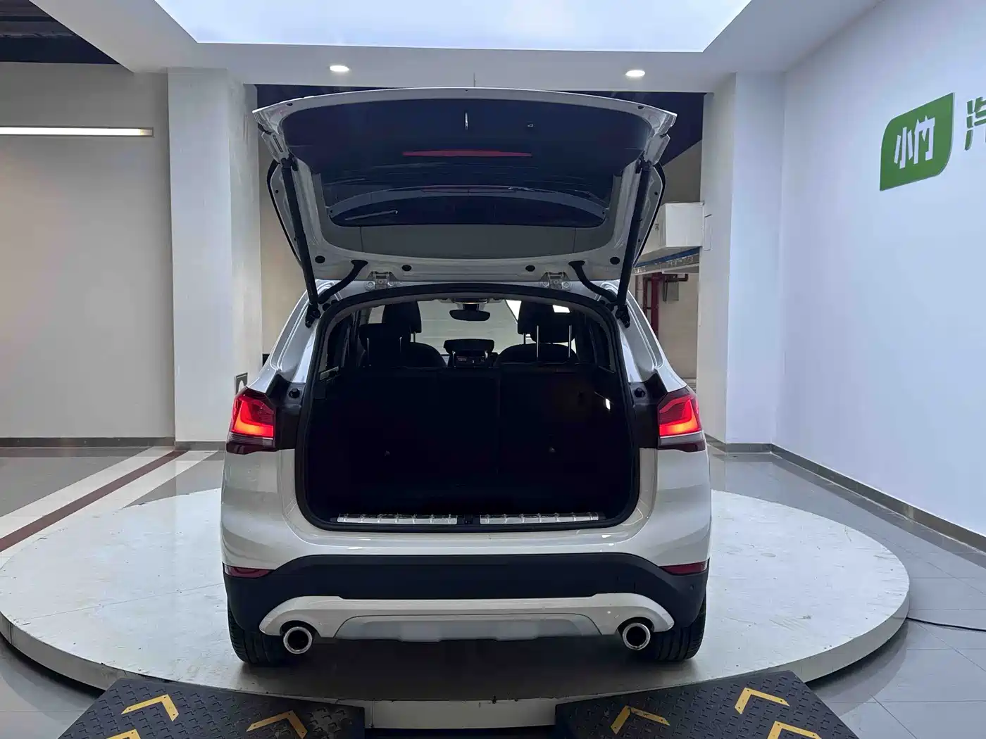 BMW X1 id 4669312 из Китая 20
