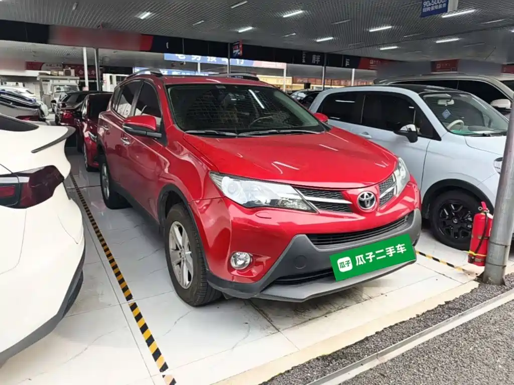 Toyota RAV4 — миниатюра 4