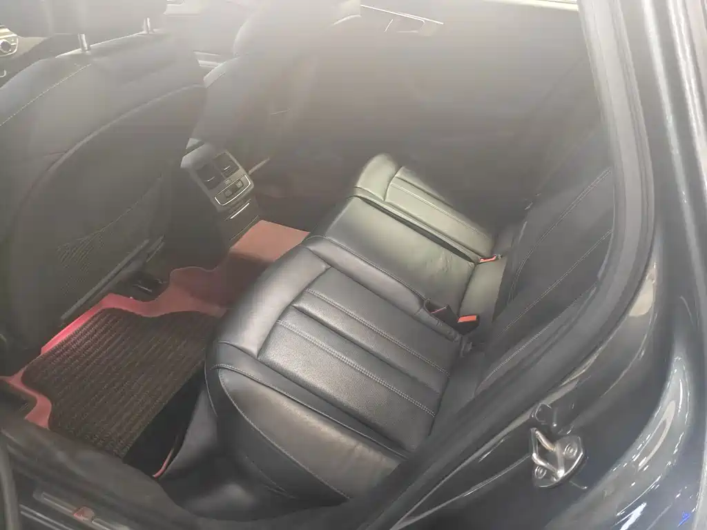 Audi A4L — миниатюра 11