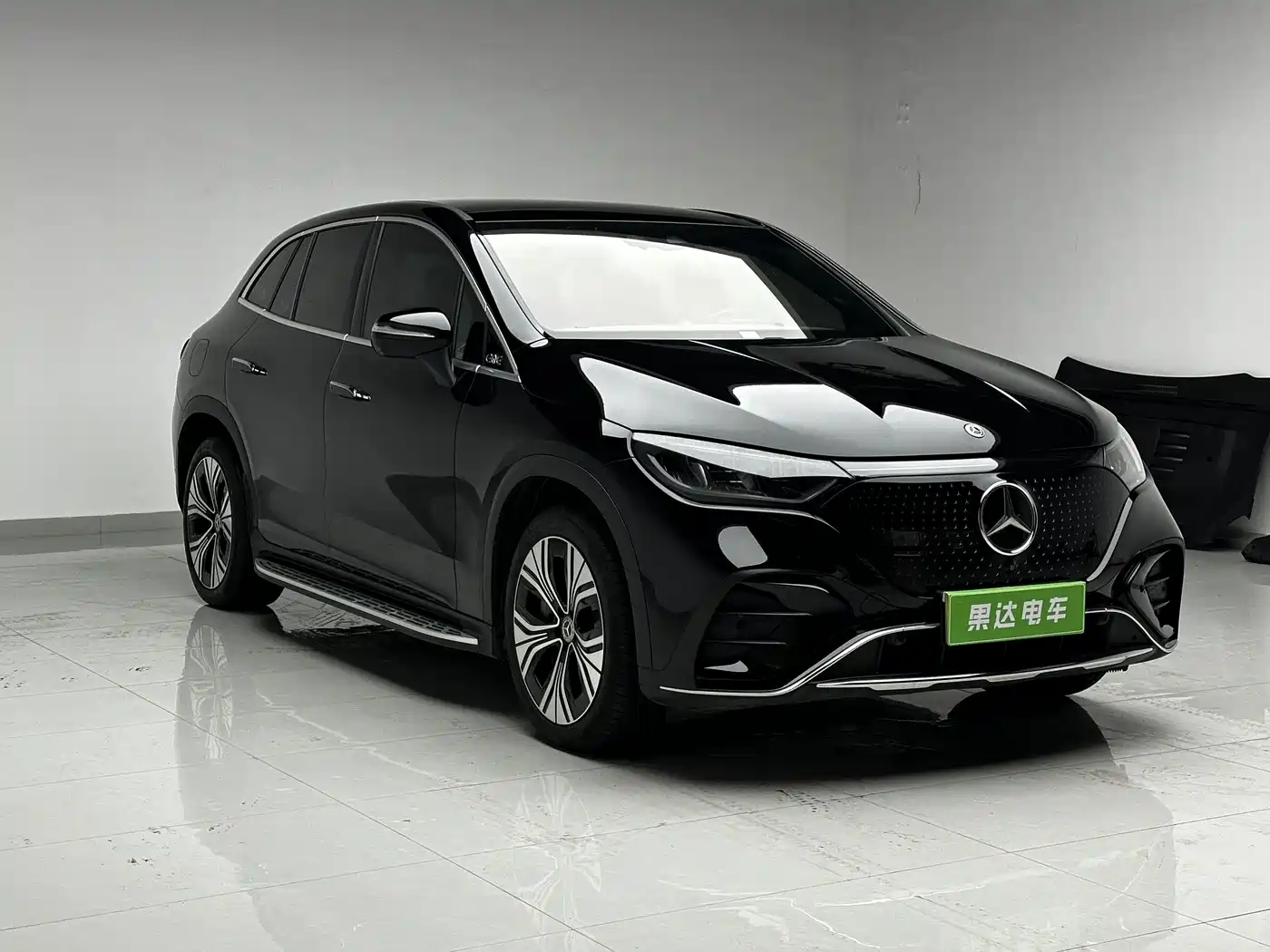 Mercedes-Benz EQE SUV