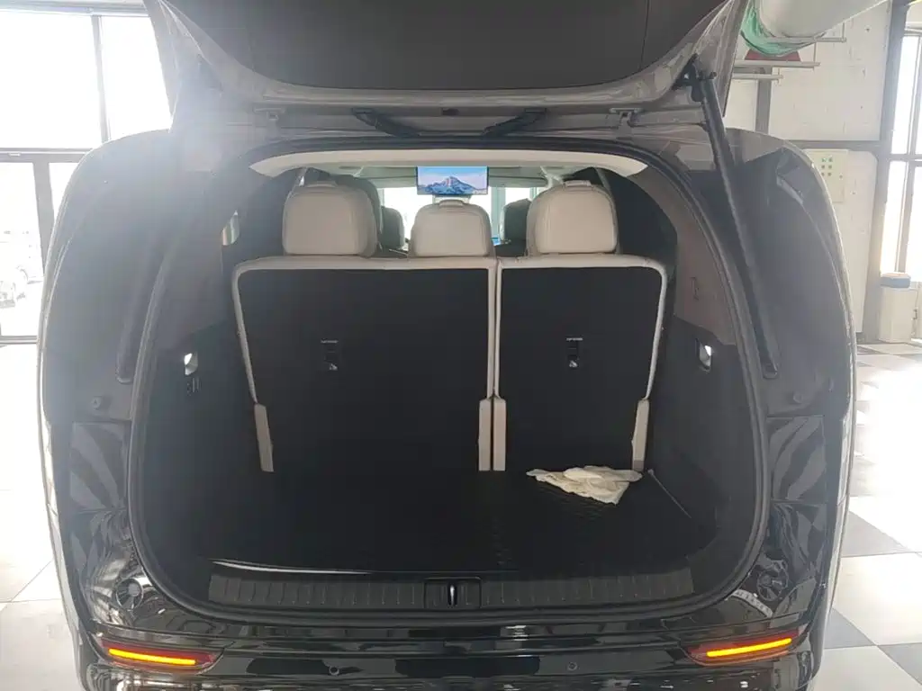 Li Auto Li MEGA — миниатюра 19