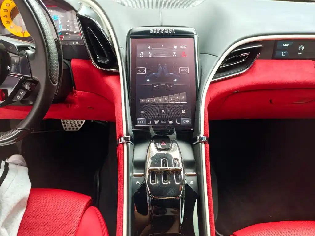 Ferrari Roma — миниатюра 7