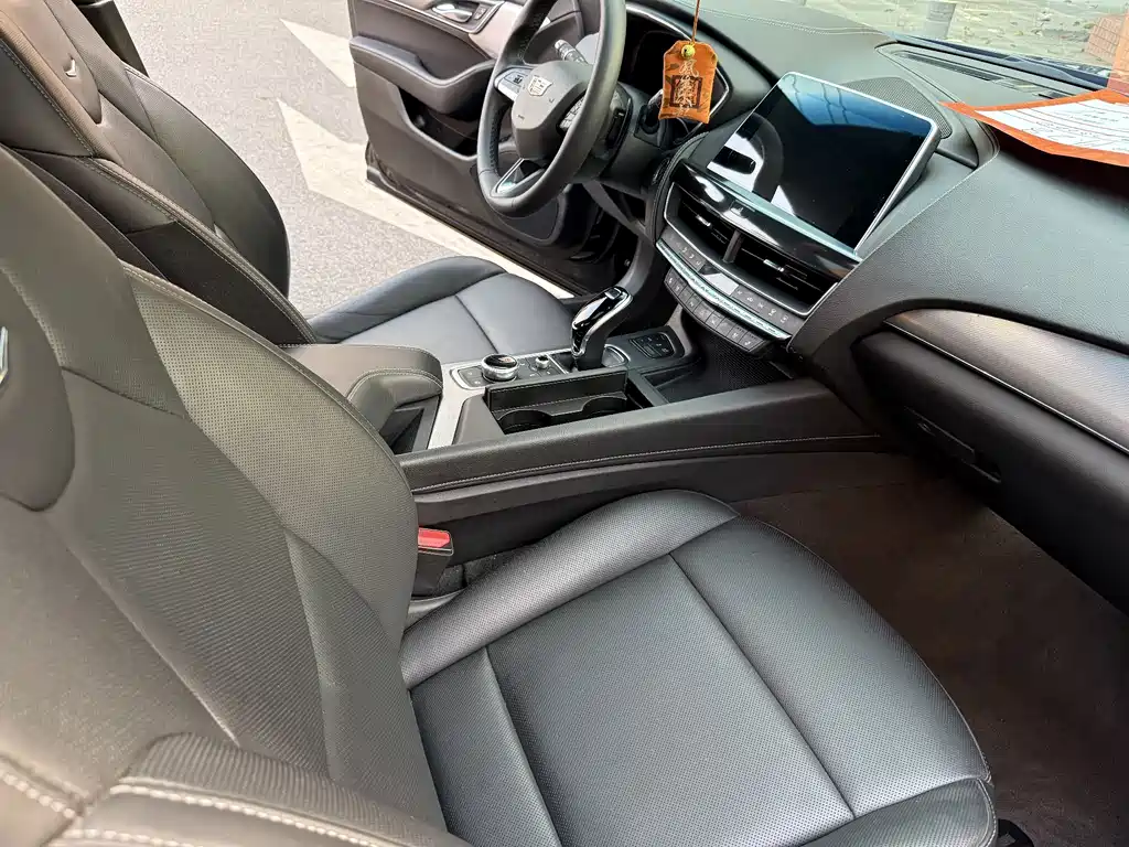 Cadillac CT5 — миниатюра 21