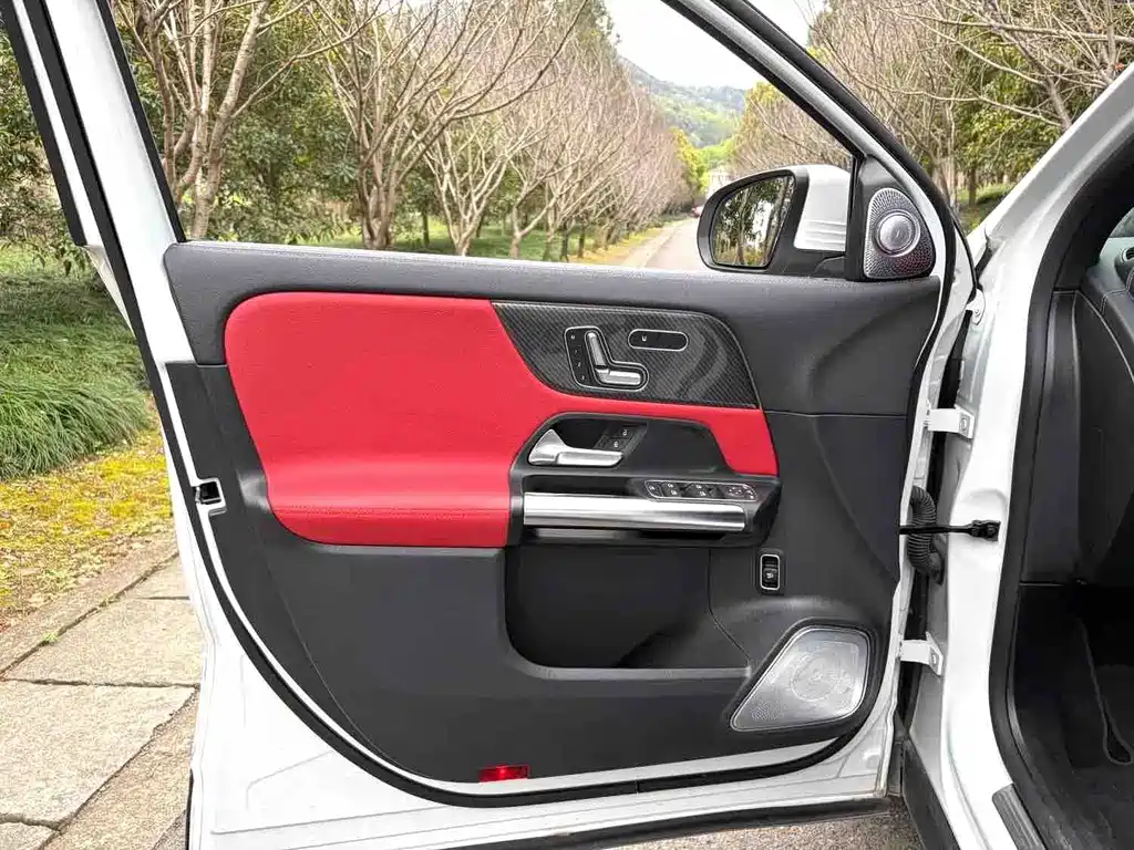 Mercedes-Benz GLA AMG — миниатюра 9