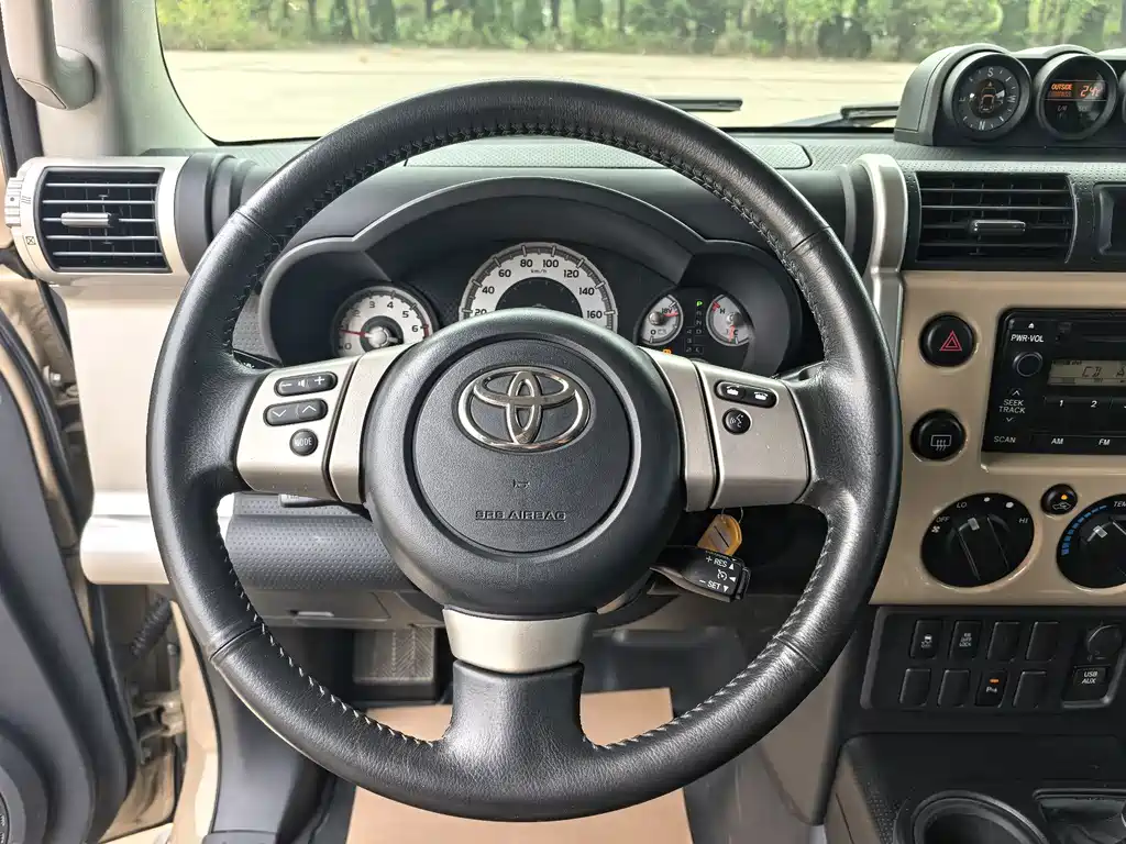 Toyota FJ Cruiser — миниатюра 16