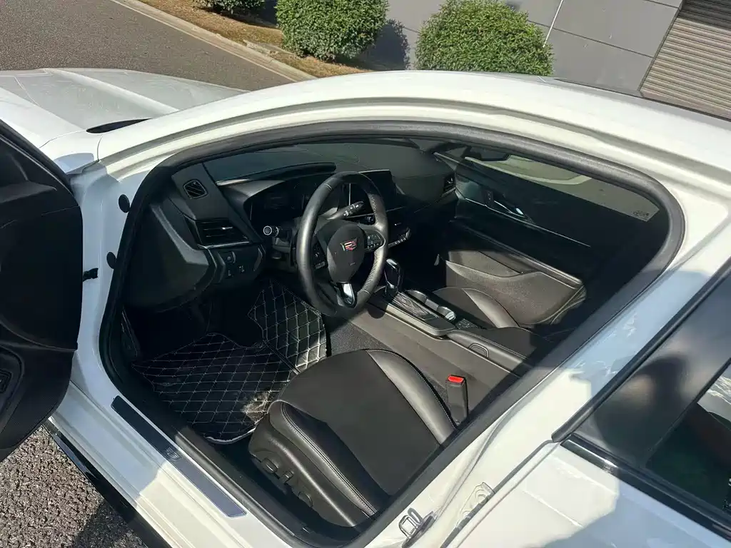 Cadillac CT4 — миниатюра 15