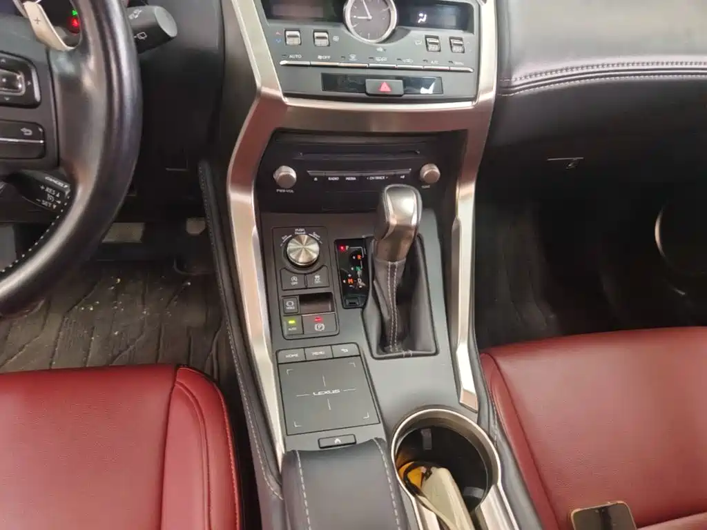 Lexus NX — миниатюра 14