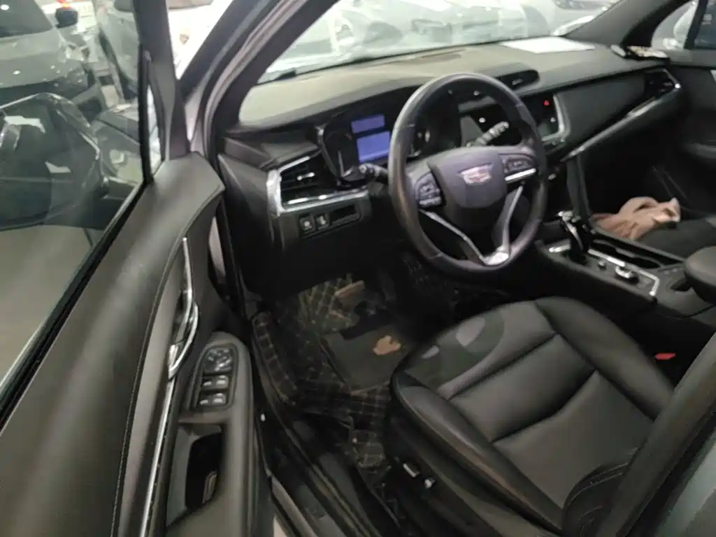 Cadillac XT6 — миниатюра 16