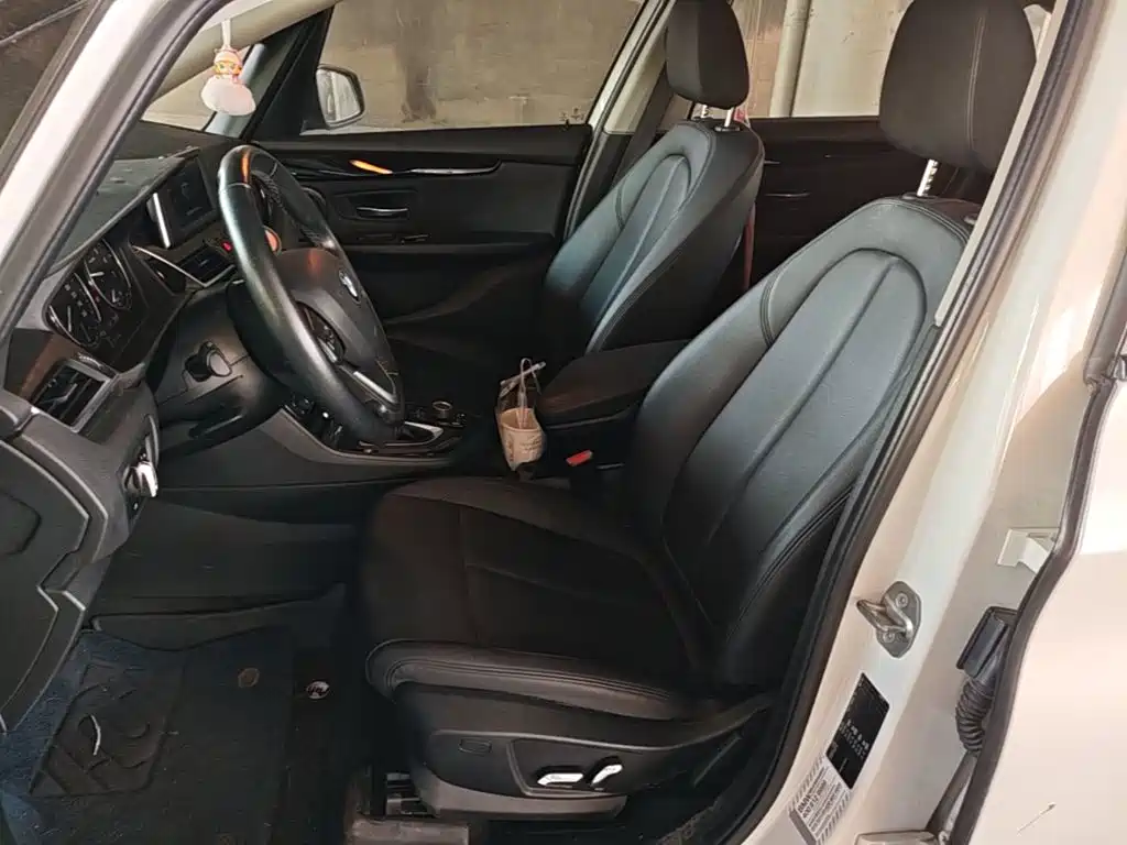 BMW 2 Series Active Tourer — миниатюра 15