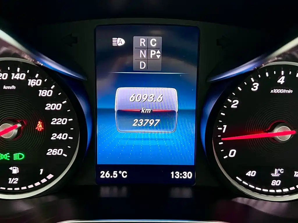 Mercedes-Benz V-Class — миниатюра 13