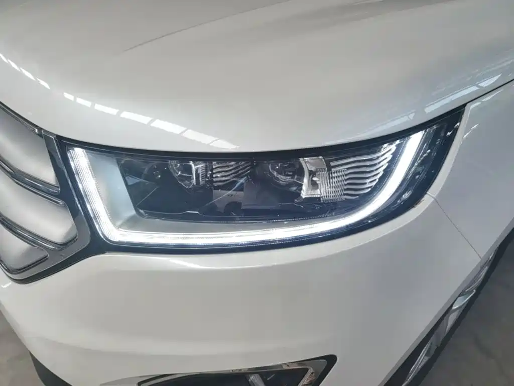 Ford Edge — миниатюра 24