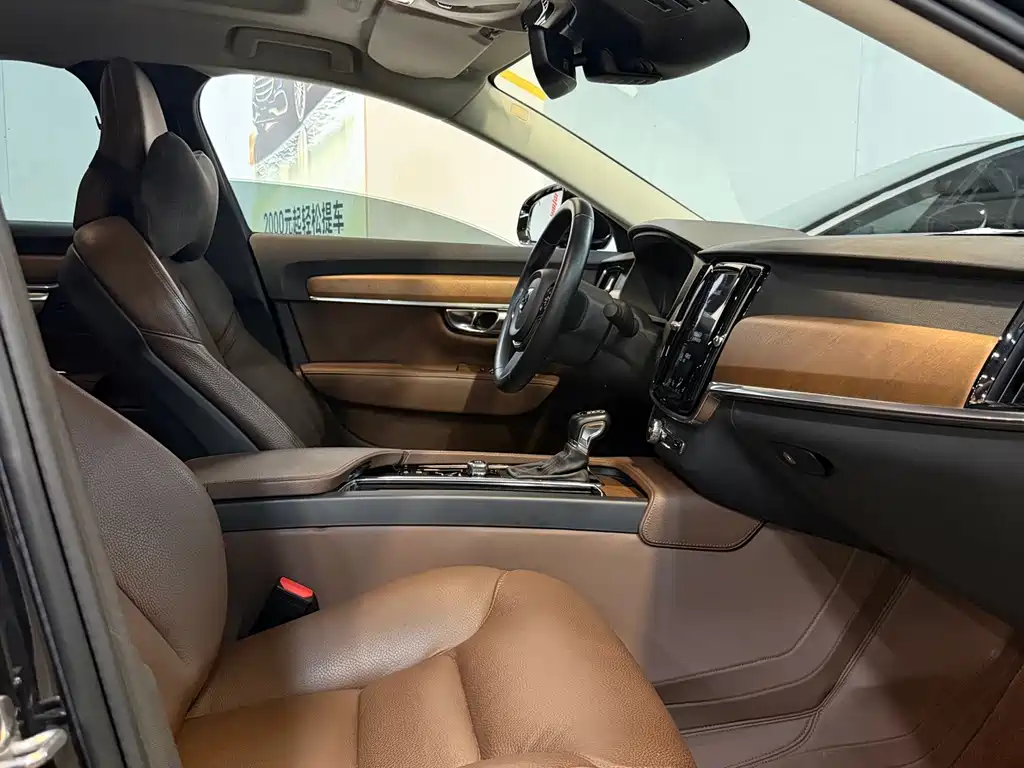 Volvo S90 — миниатюра 11