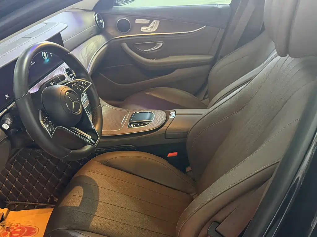 Mercedes-Benz E-Class — миниатюра 11